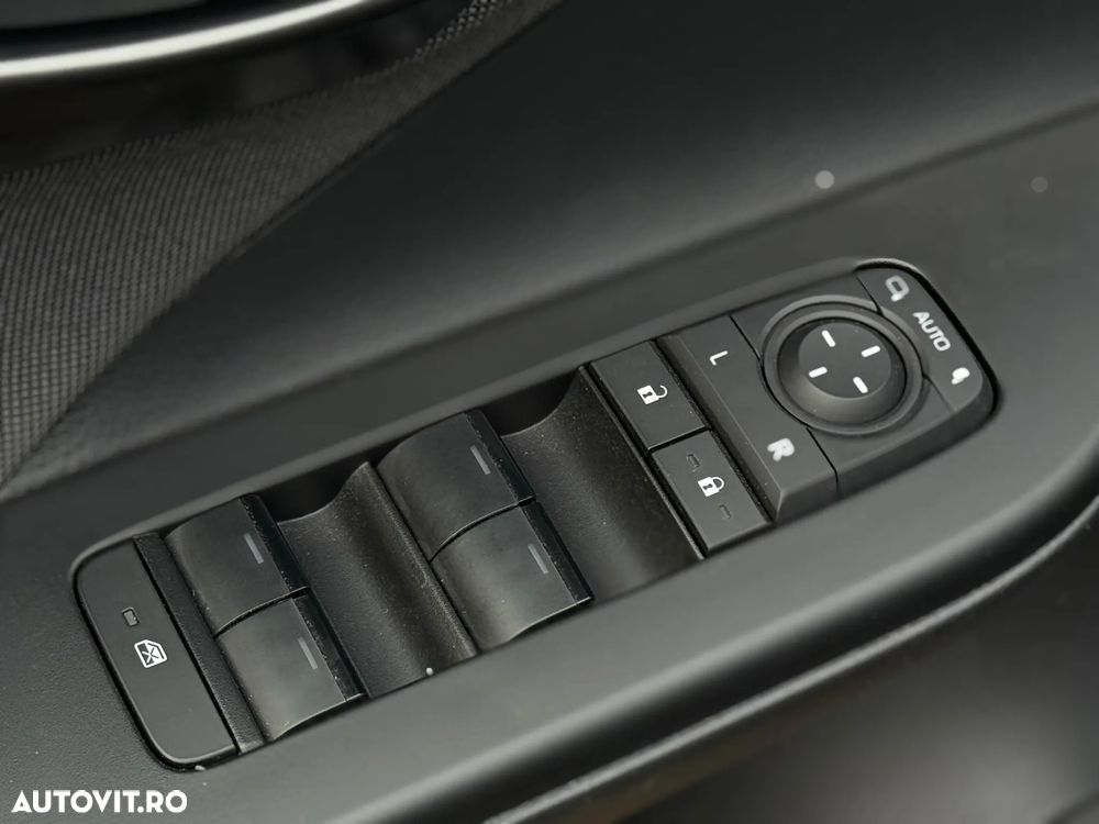 Toyota C-HR 1.8 HSD 4x2 CVT C-ult LED - 14