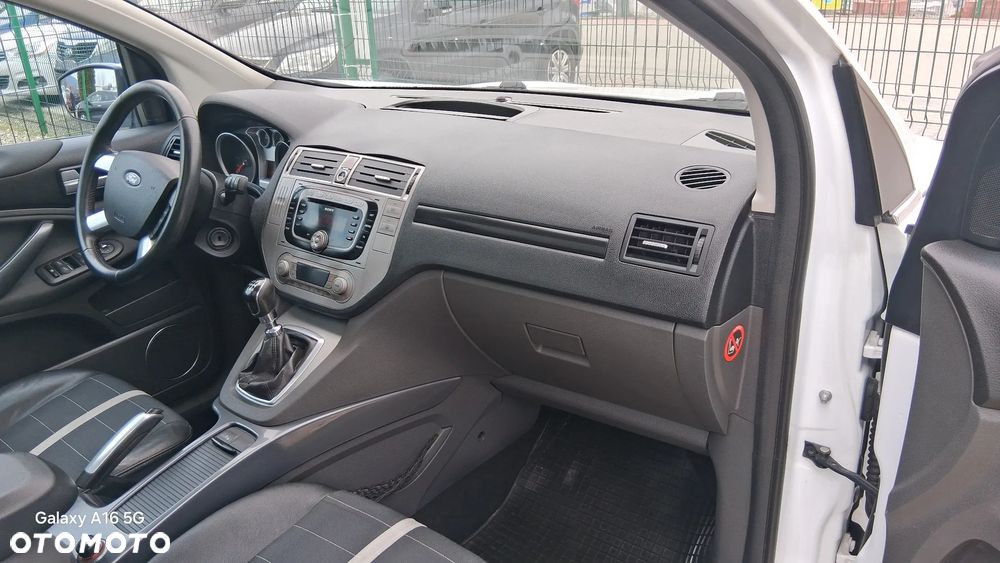 Ford Kuga 2.0 TDCi 4x4 Titanium - 15