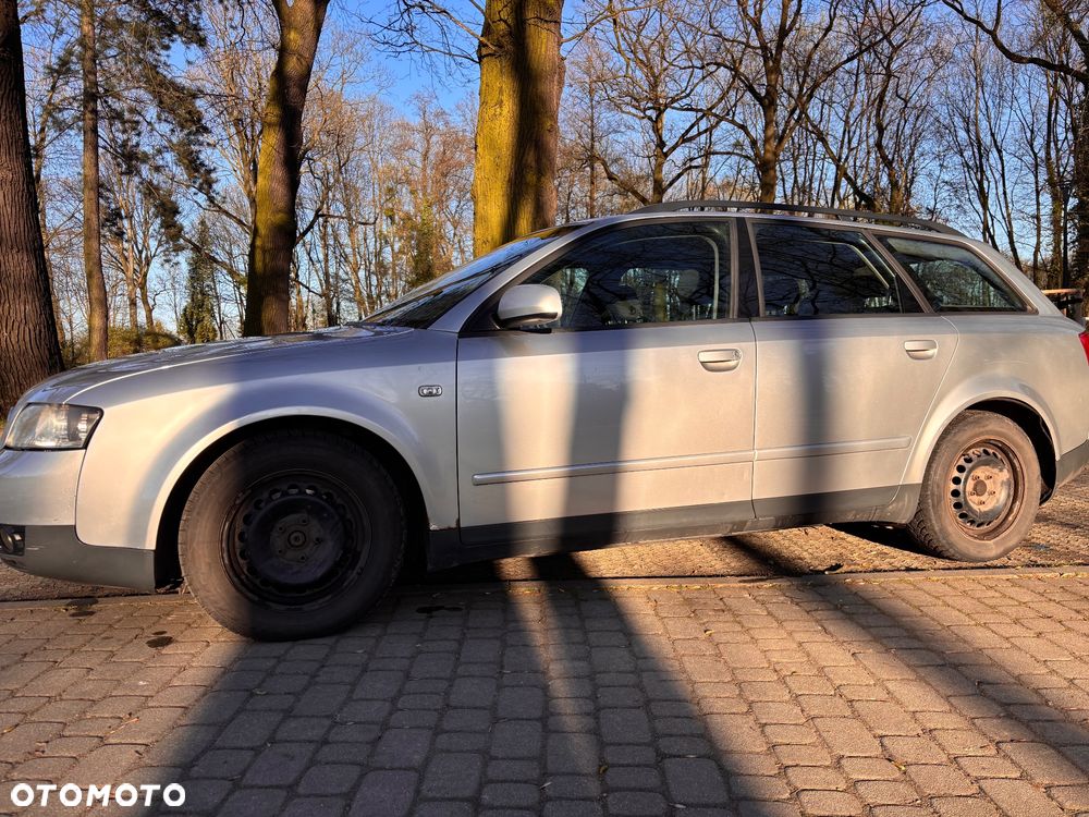 Audi A4 Avant - 4
