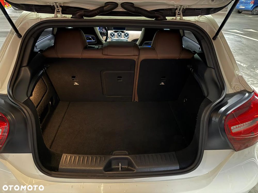 Mercedes-Benz Klasa A 180 7G-DCT AMG Line - 26