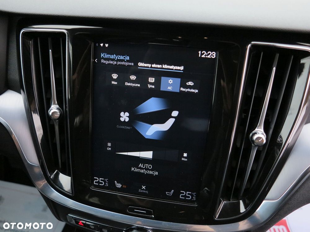 Volvo V60 D3 Momentum - 29