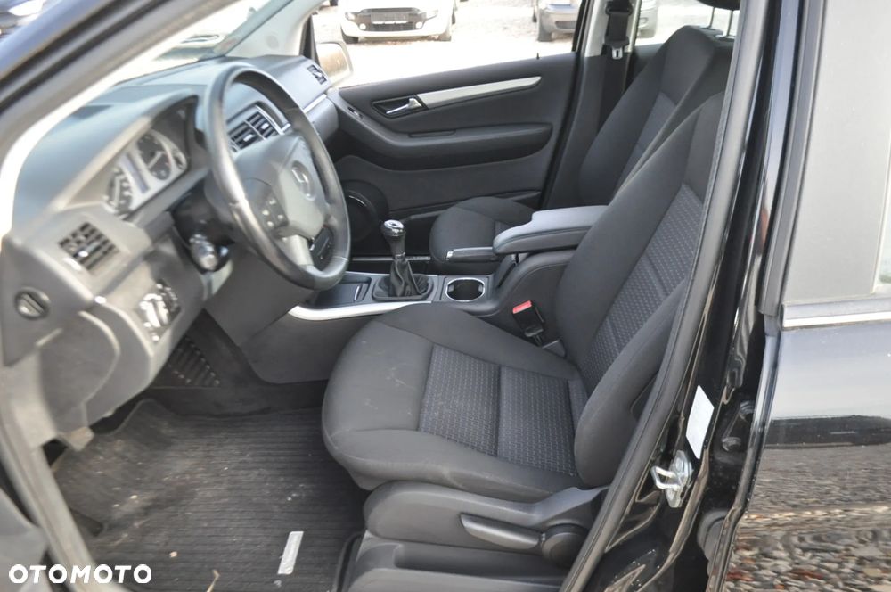 Mercedes-Benz Klasa B 160 BlueEFFICIENCY SPORT EDITION - 22