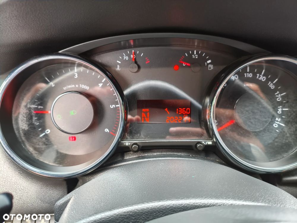 Peugeot 3008 e-HDi 115 ETG6 Stop&Start Active - 27