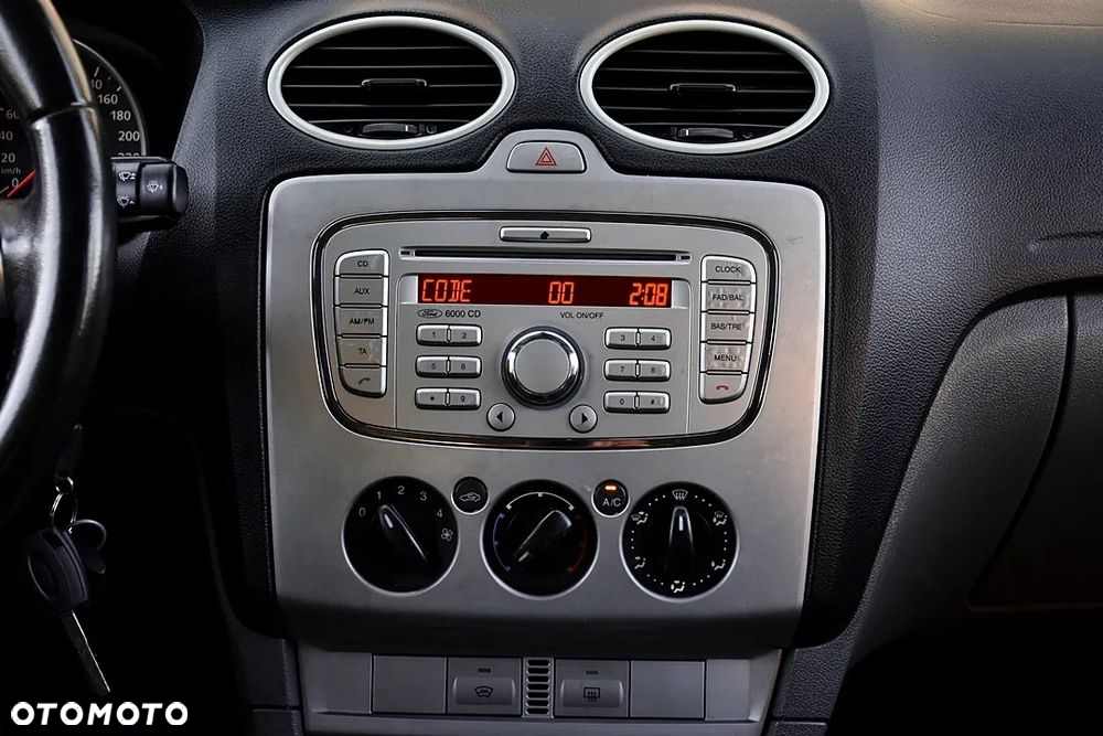 Ford Focus 1.6 16V Style - 20