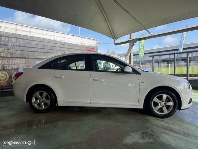 Chevrolet Cruze 1.6 LT - 4