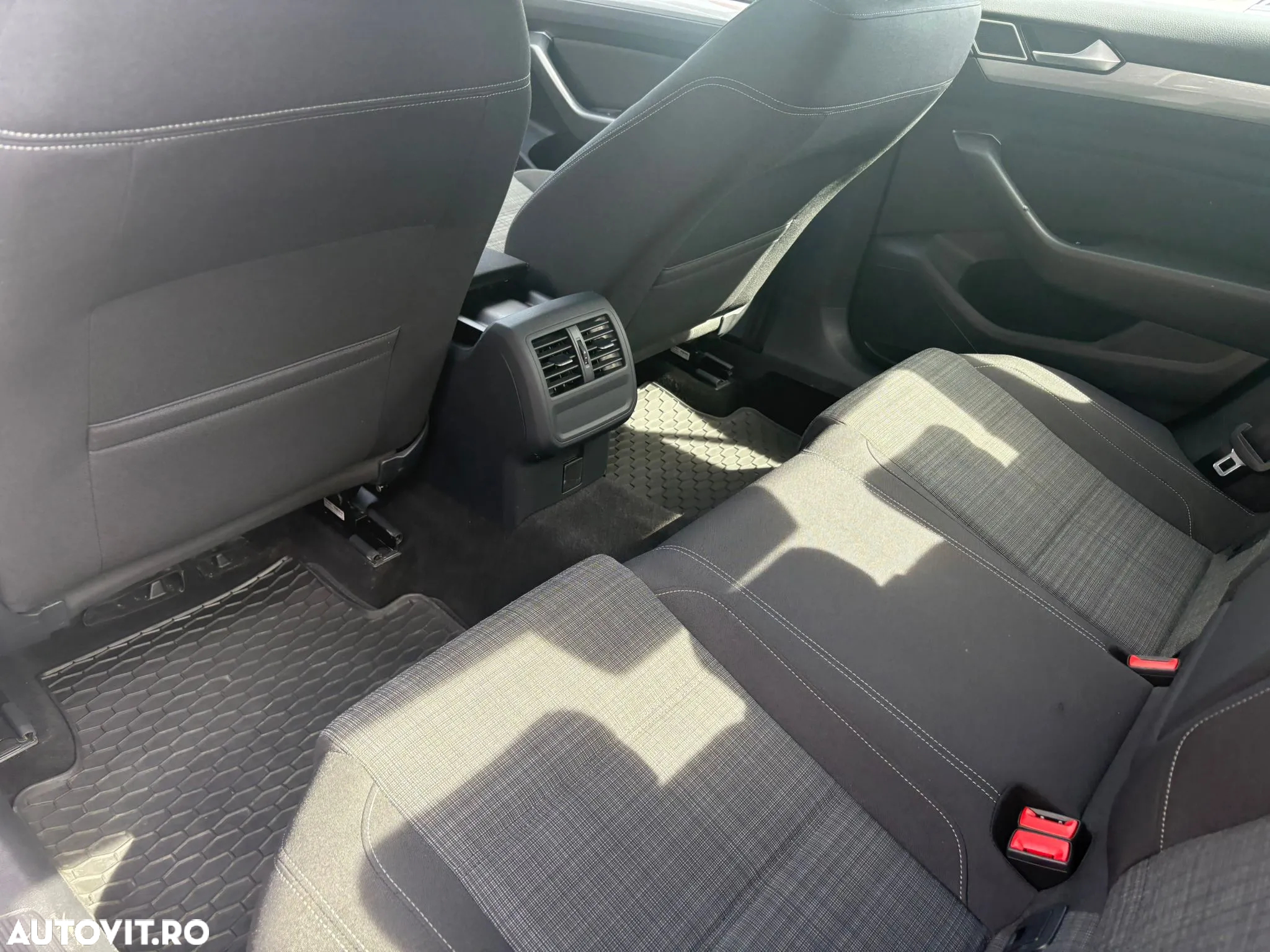 Volkswagen Passat 1.5 TSI ACT DSG Trendline - 7
