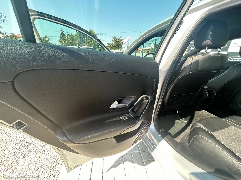 Mercedes-Benz A 180 Limousine d Business Solutions Frota Aut. - 15