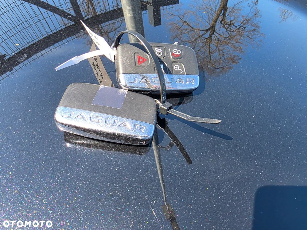 Jaguar XE E-Performance Pure - 38