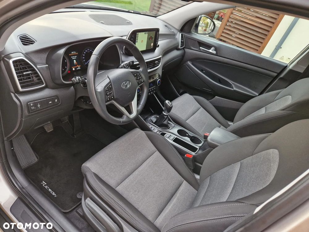 Hyundai Tucson 1.6 CRDi Comfort 2WD - 27