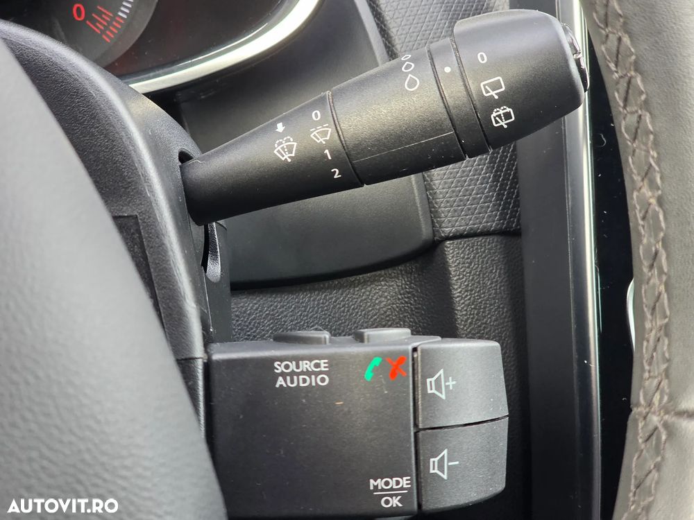 Renault Clio (Energy) TCe 90 Start & Stop LIMITED - 26