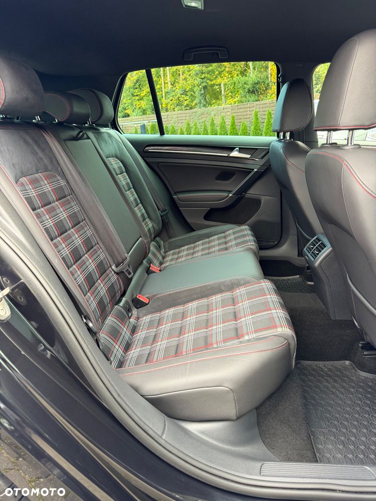 Volkswagen Golf 2.0 TSI BMT GTI Performance DSG - 28