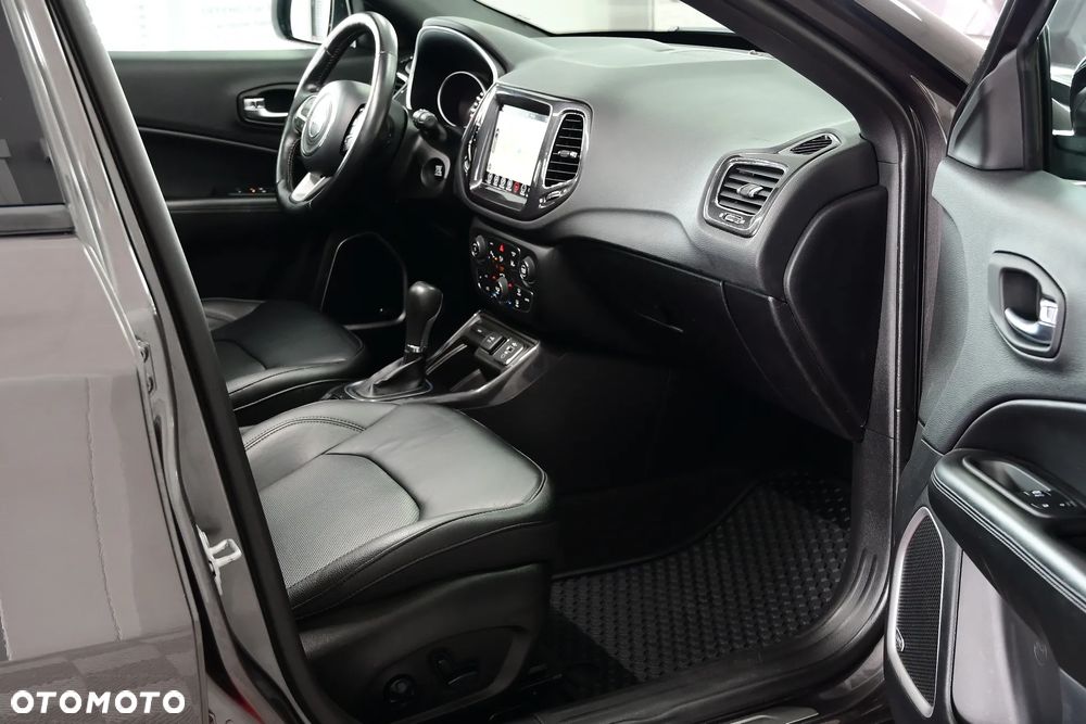 Jeep Compass 1.3 TMair Night Eagle FWD S&S DDCT - 10
