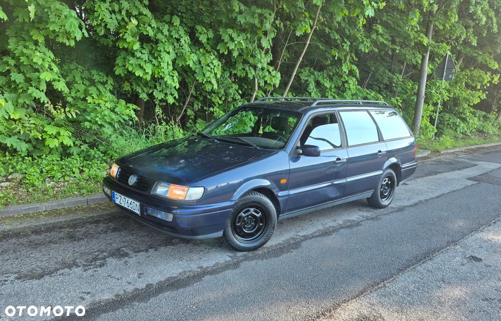 Volkswagen Passat 1.6 CL - 1