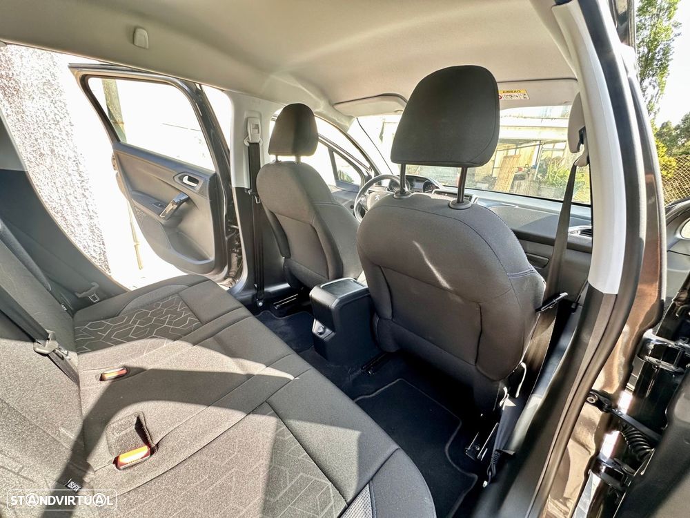 Peugeot 2008 1.2 PureTech Signature - 6