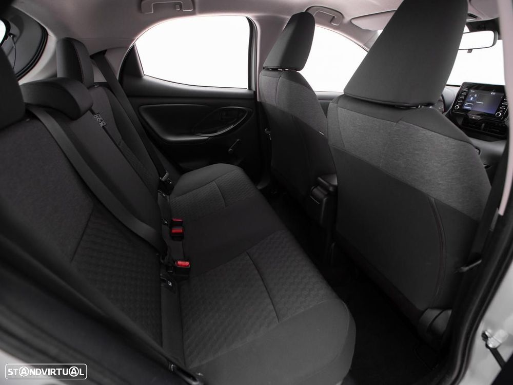 Toyota Yaris 1.5 HSD Comfort - 12