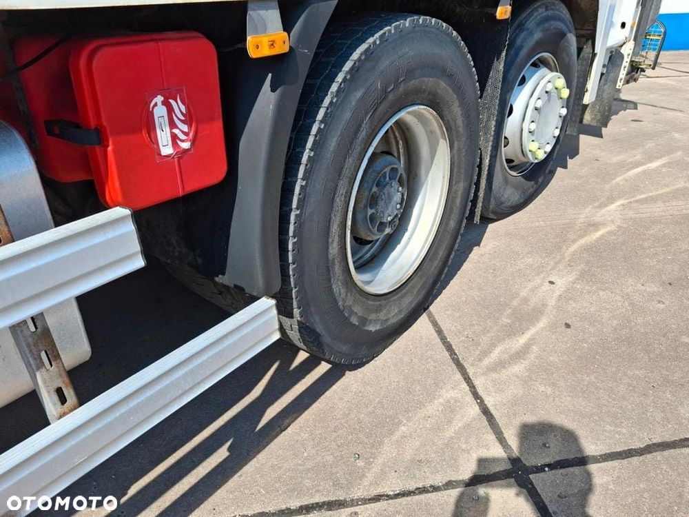Renault D WIDE 26-320 - 11