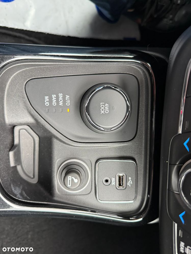 Jeep Compass - 36
