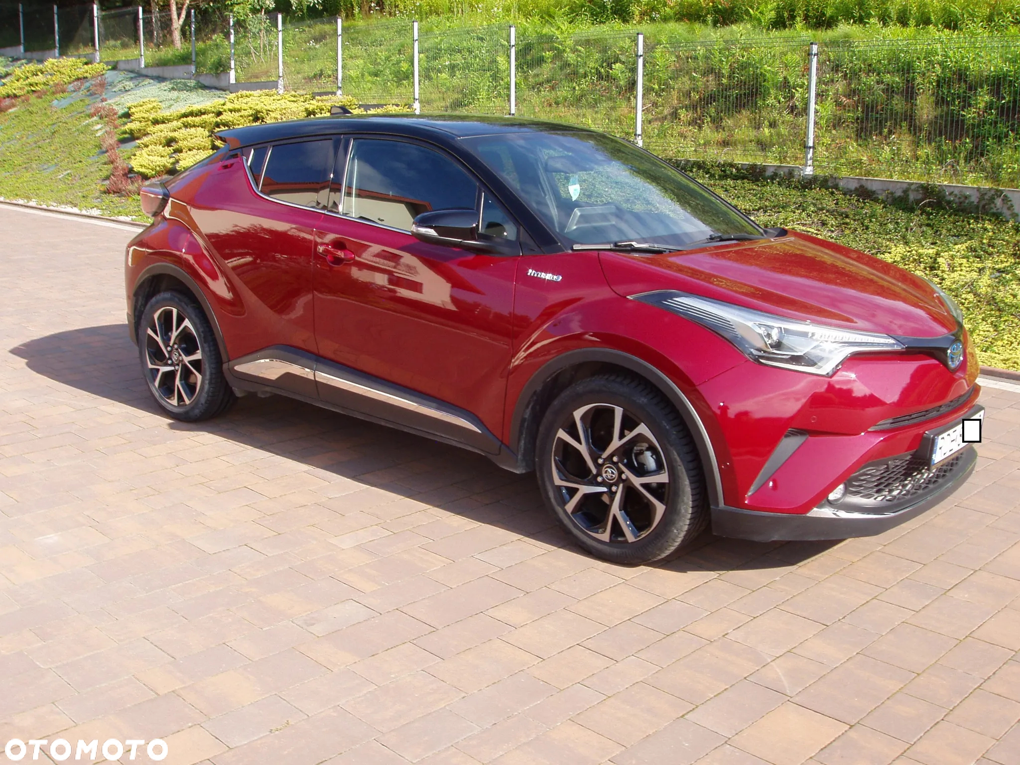 Toyota C-HR 1.8 Hybrid Neon Lime powered by JBL - 4