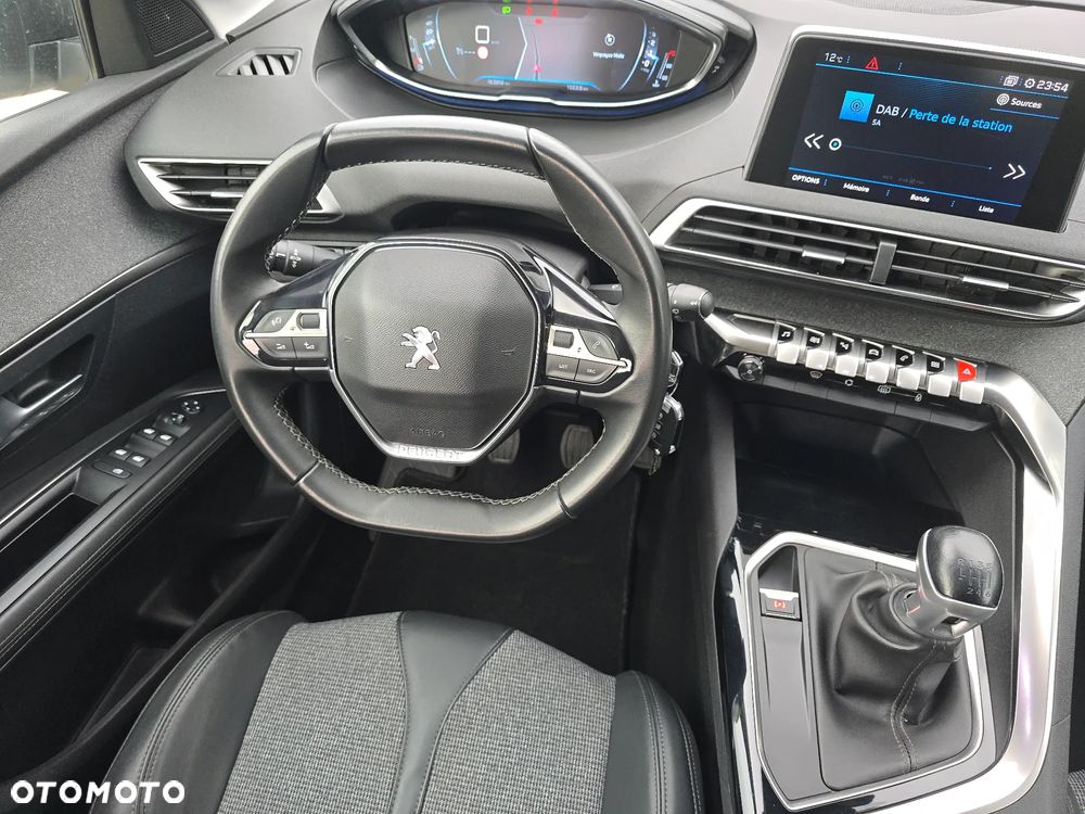 Peugeot 3008 1.5 BlueHDi Allure S&S - 9