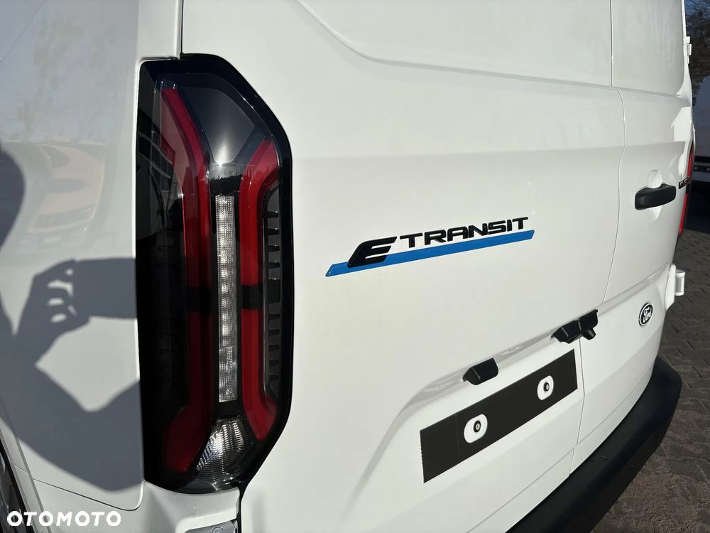 Ford E - Transit Custom - 23