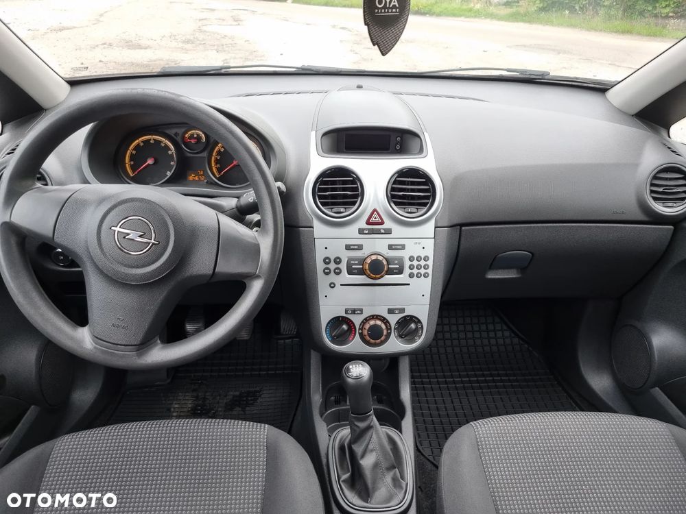Opel Corsa 1.2 16V Essentia - 8