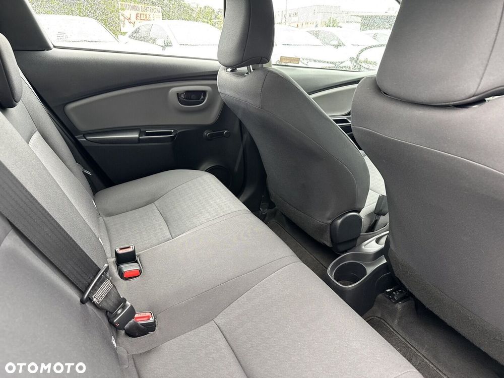 Toyota Yaris - 10