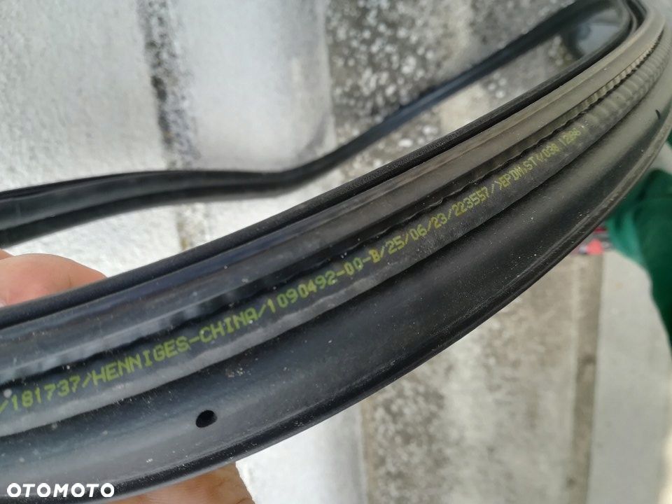 TESLA 3 USZCZELKA OSŁONY WANNY BAGAŻNIKA PRZÓD FRUNK 1090492-00-B ORYGINAŁ - 2