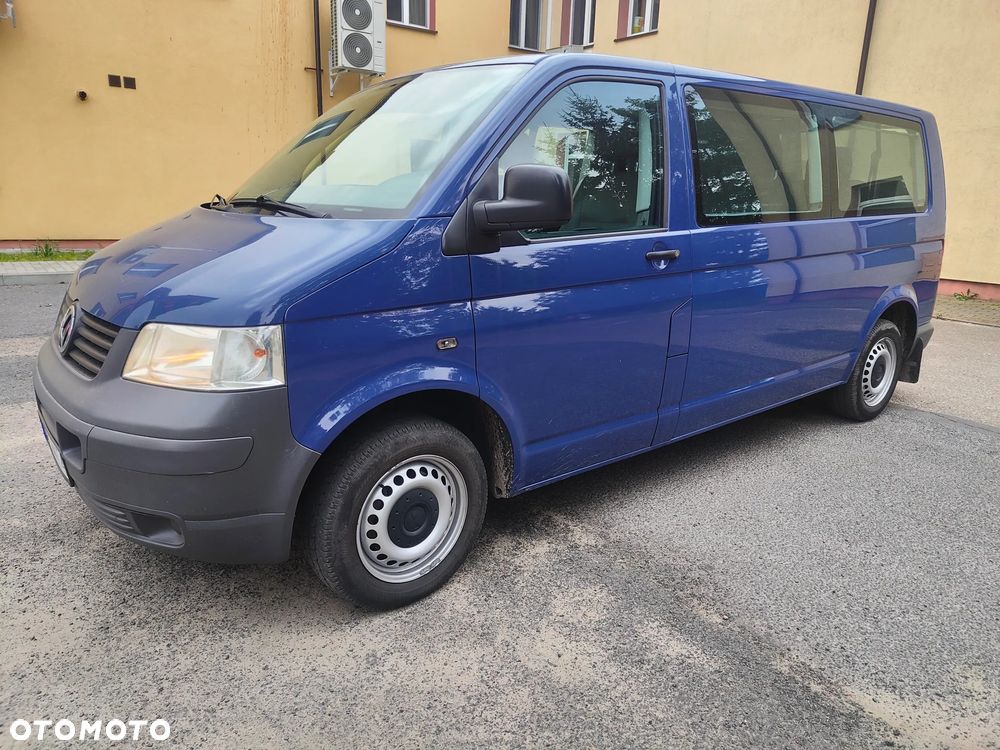 Volkswagen Caravelle - 1