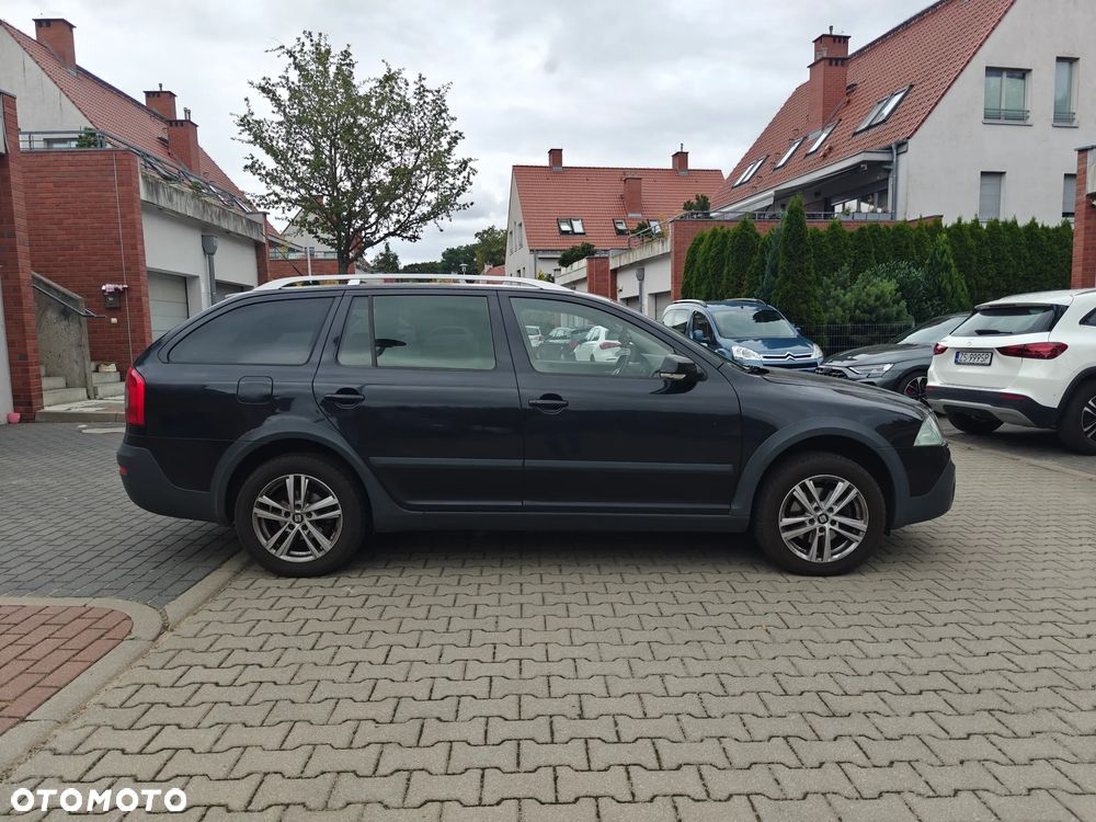 Skoda Octavia Scout 2.0 TDI DPF - 5