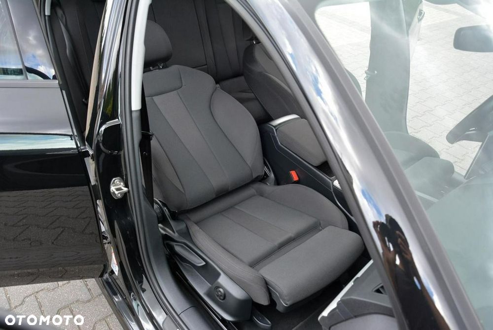 Audi A4 Avant 40 TDI mHEV S Line S tronic - 16