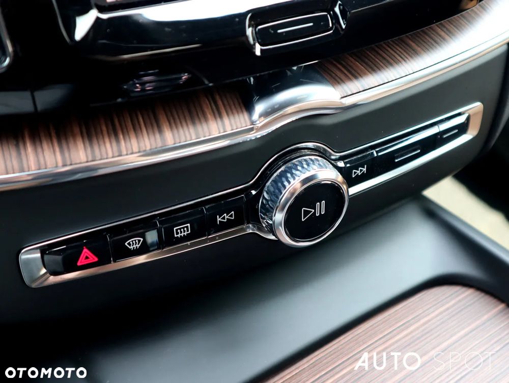 Volvo XC 60 B4 B Plus Bright - 35