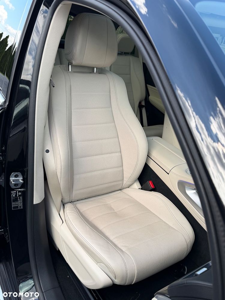Mercedes-Benz GLS - 12
