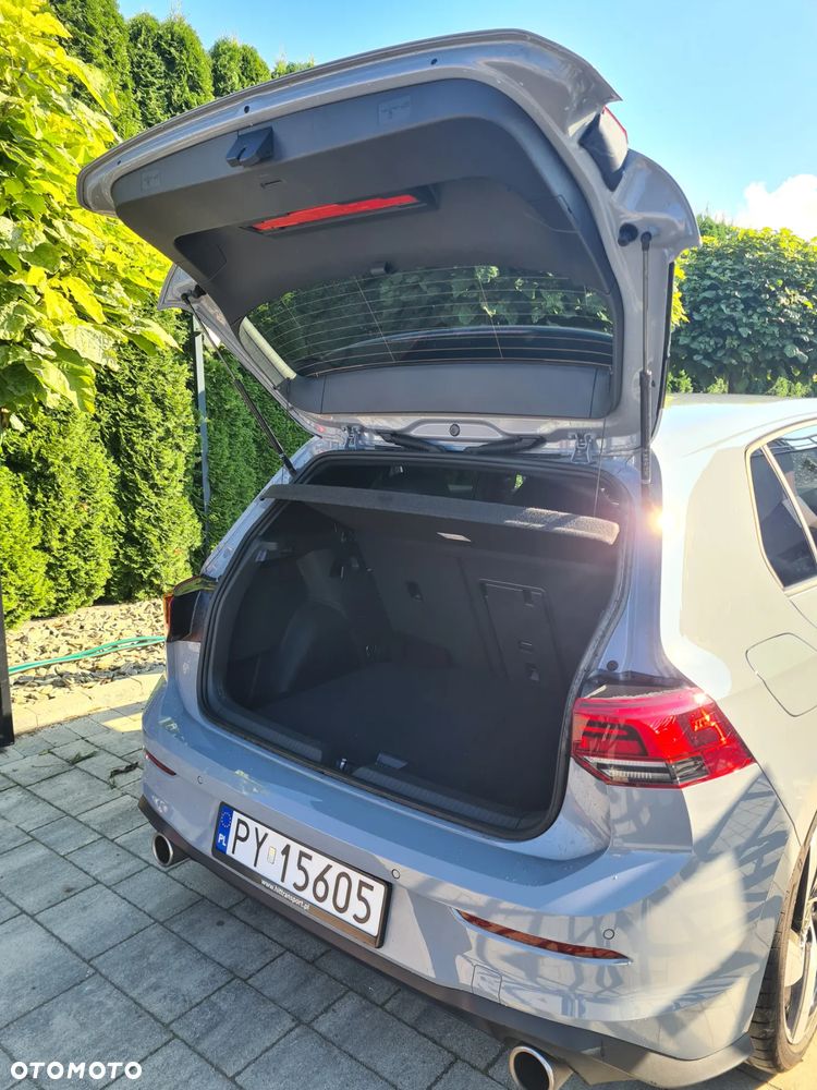 Volkswagen Golf - 32