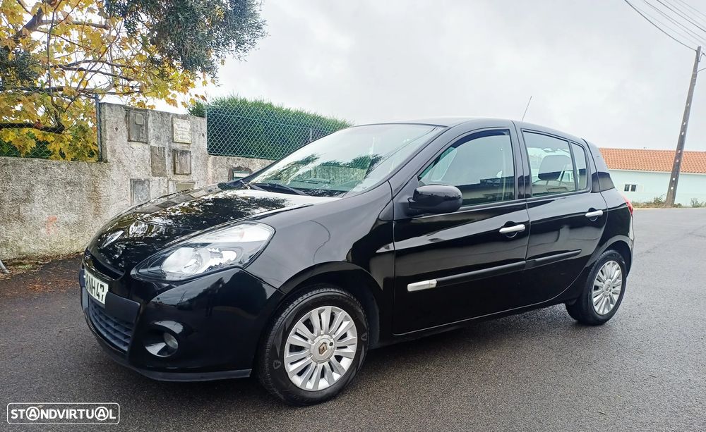 Renault Clio 1.5 dCi Dynamique S - 1