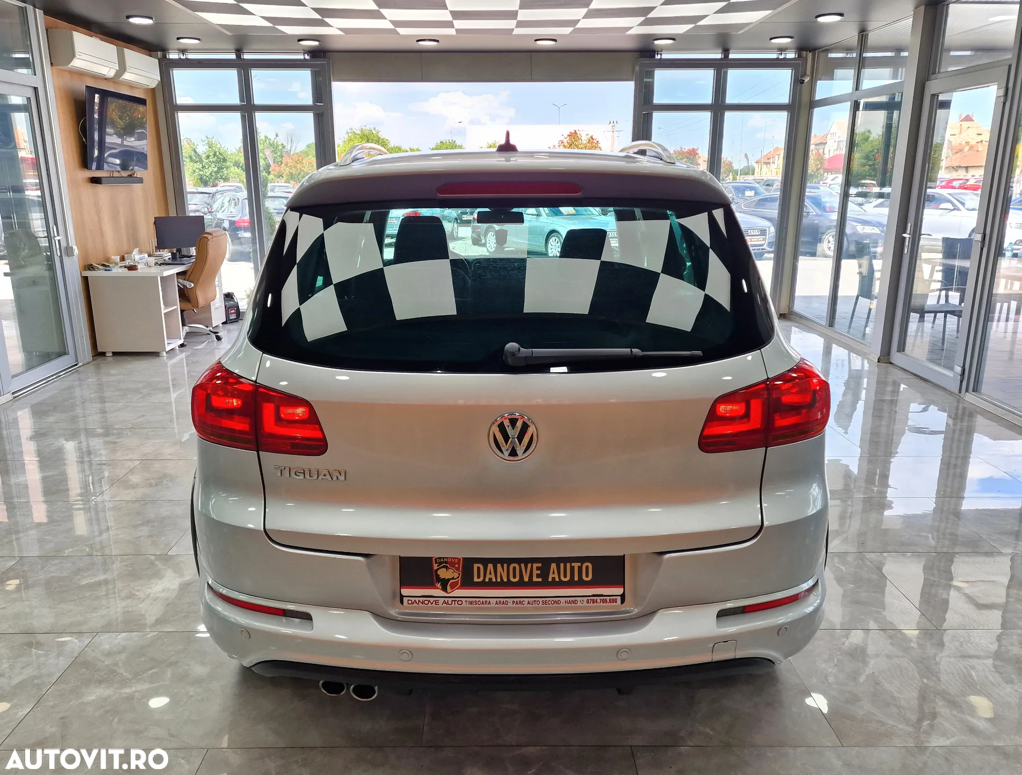 Volkswagen Tiguan 2.0 TDI 4Motion DSG BMT Sport & Style - 11