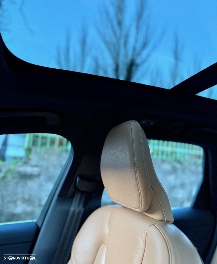 Volvo XC 60 2.0 T8 PHEV Momentum Plus AWD - 8