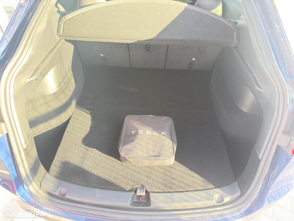 Tesla Model Y Long Range Dual Motor AWD - 43