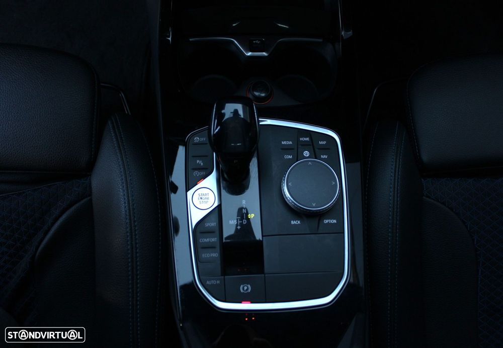 BMW 116 d Pack Desportivo M Auto - 34