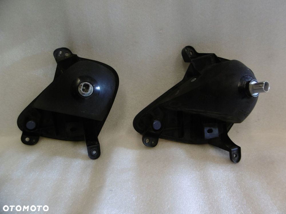 mitsubishi eclipse cross - lampa prawa w zderzak - 2