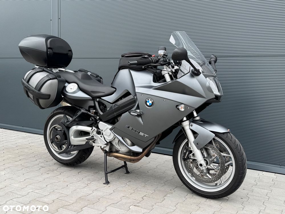BMW F