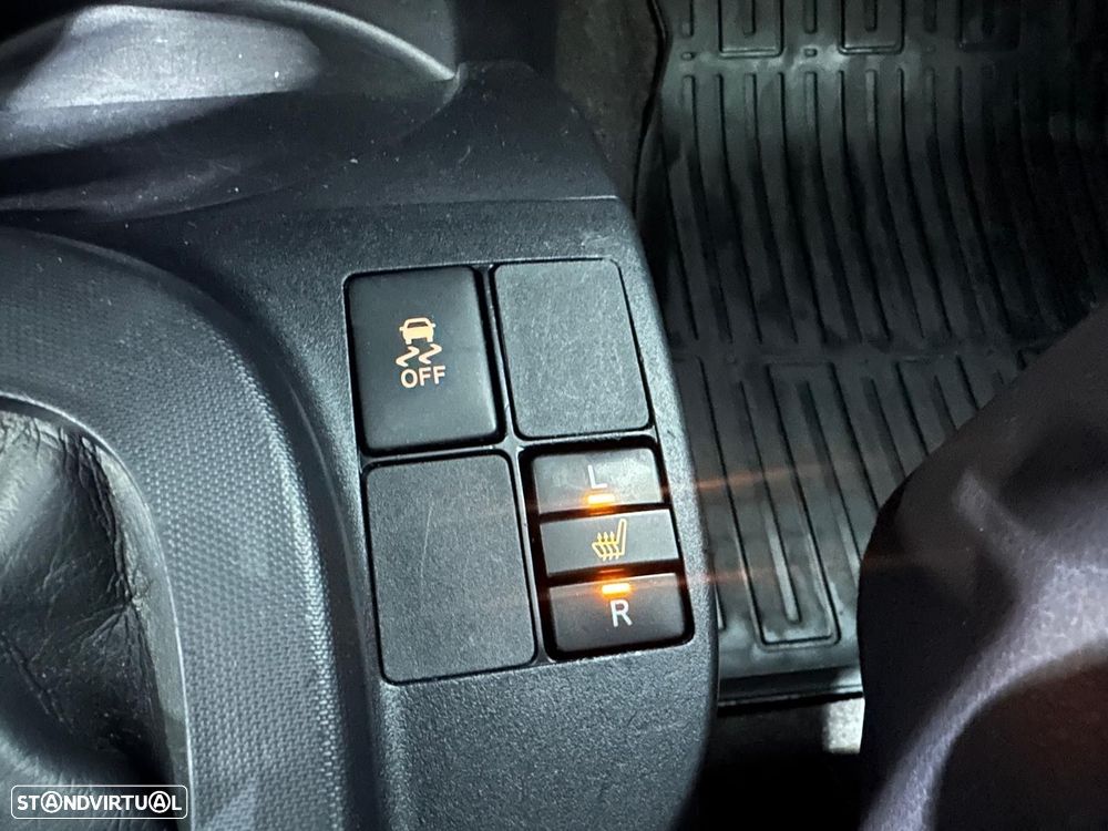 Toyota iQ 1.4 D-4D 2 EP+NAVI+Bluetooth - 29