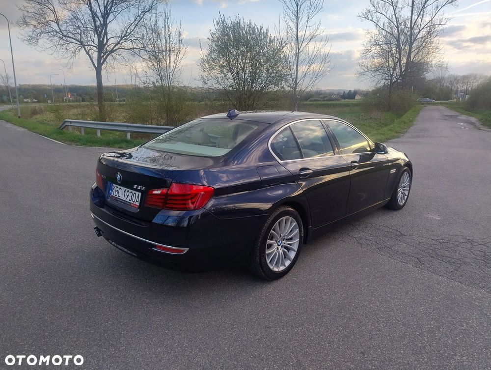 BMW Seria 5 528i Luxury Line - 16