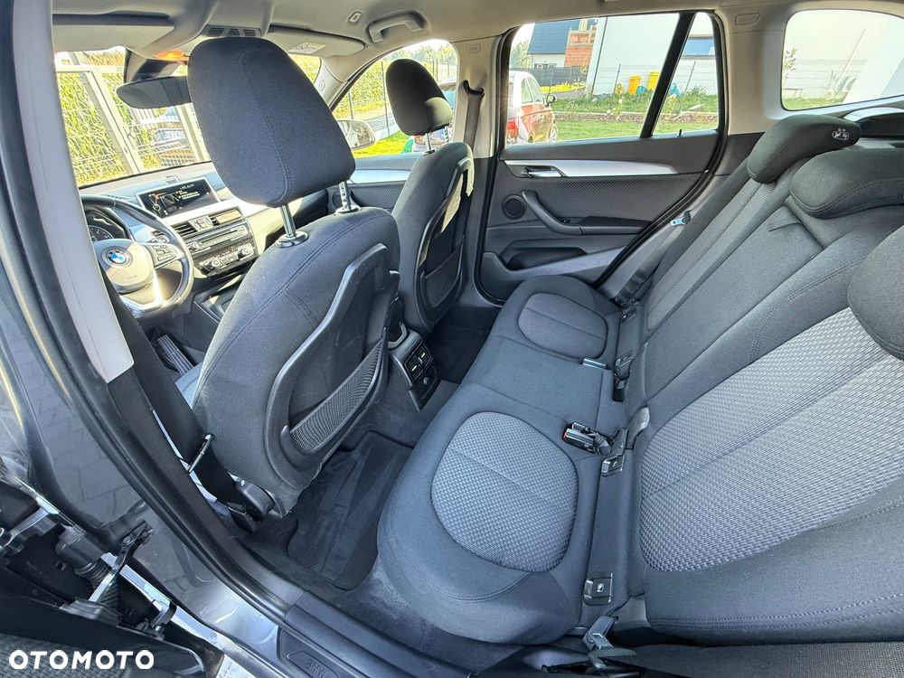 BMW X1 sDrive18d - 11