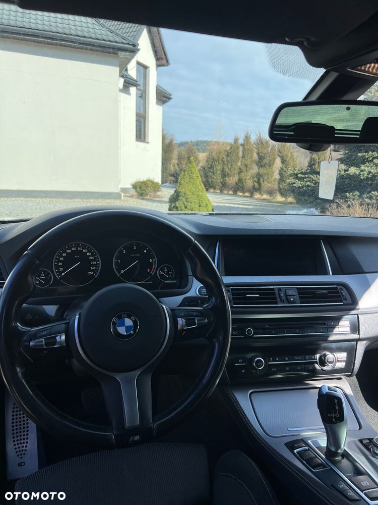 BMW Seria 5 520d xDrive - 17