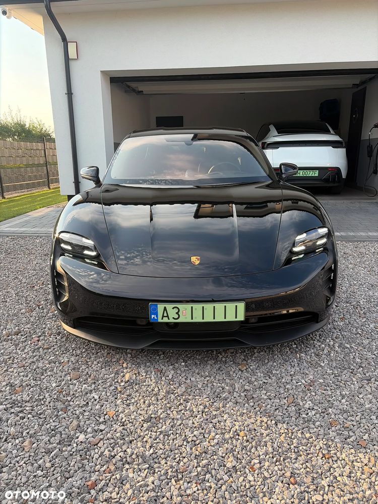 Porsche Taycan GTS - 7