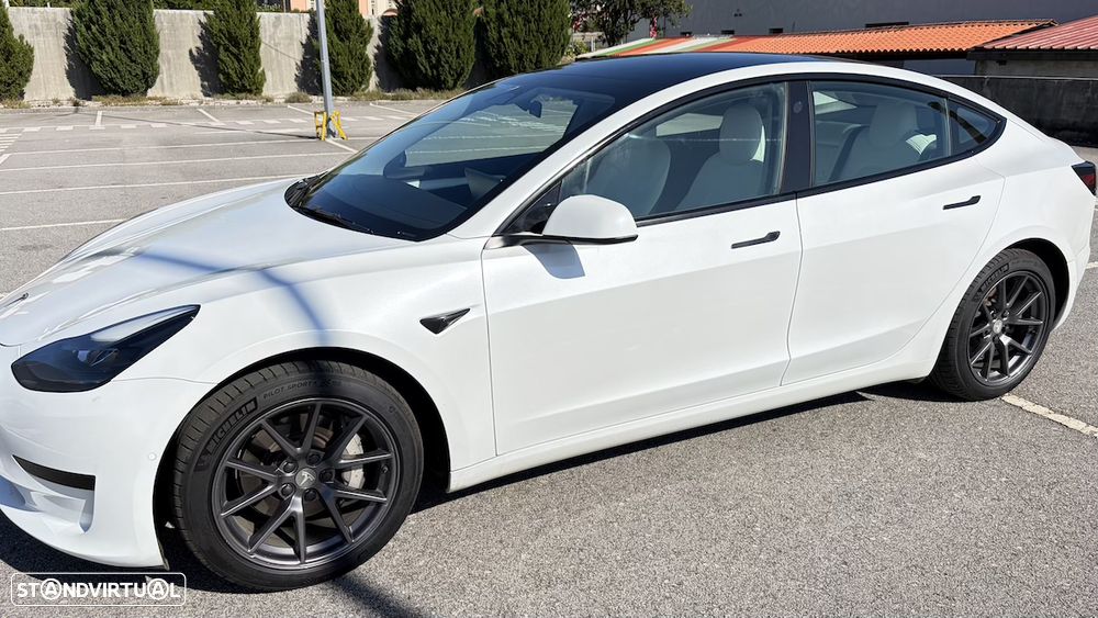 Tesla Model 3 - 6