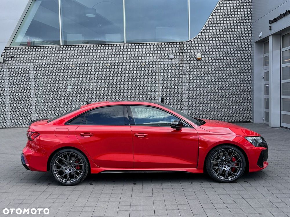 Audi RS3 Limousine - 10