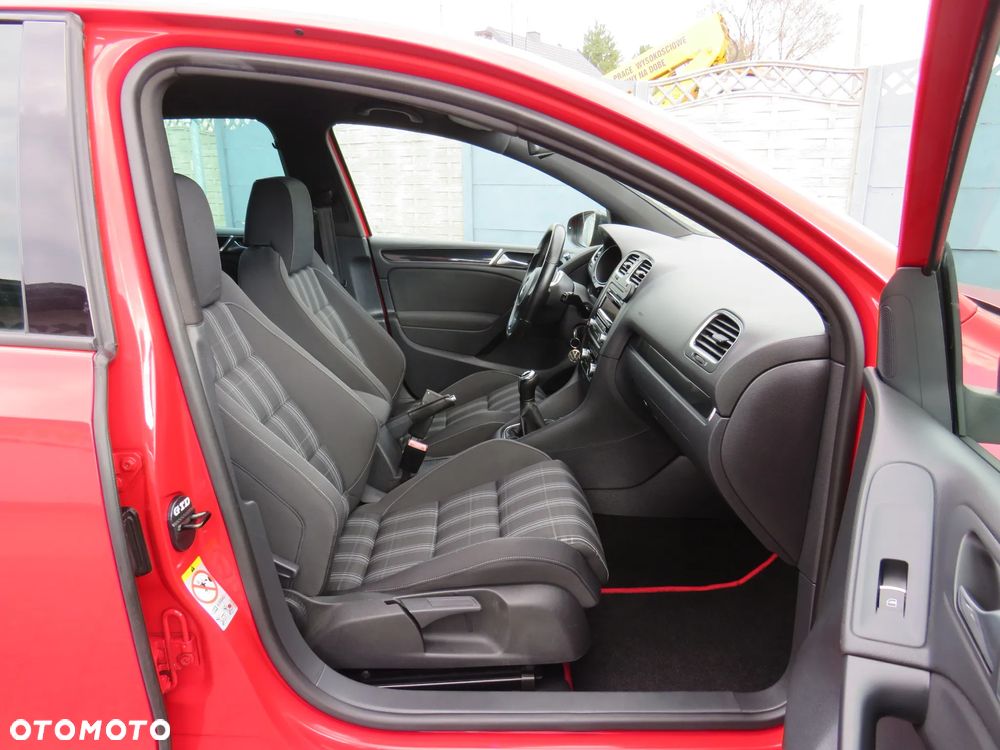 Volkswagen Golf - 31