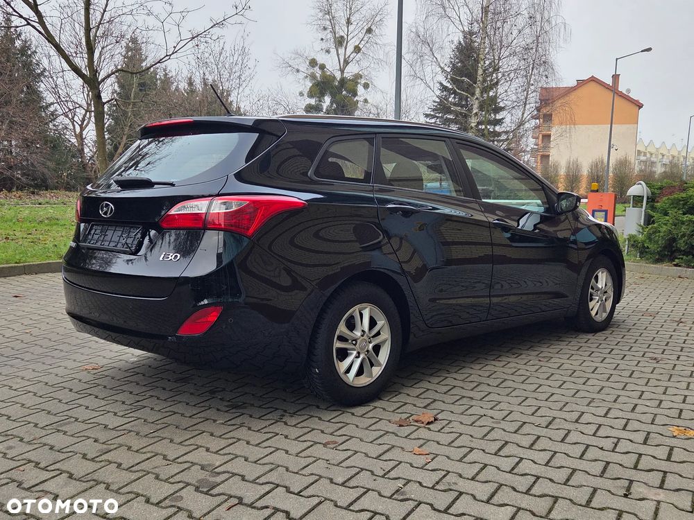 Hyundai i30 i30cw 1.6 CRDi Trend - 3