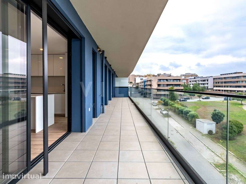 Apartamento T3 | 3.º e Último Piso | Varanda | 2 Lugares de Garagem... - Grande imagem: 2/28